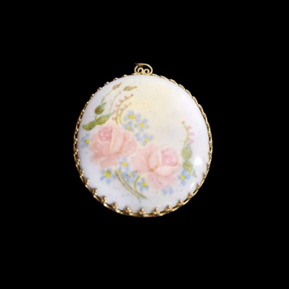 Vintage Cameo Necklace Pink Floral Roses Romantic Whimsy Gold Tone Fairy - Picture 6 of 7